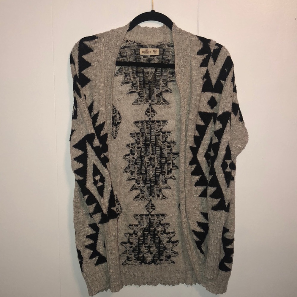 HOLLISTER Tribal Print Cardigan
